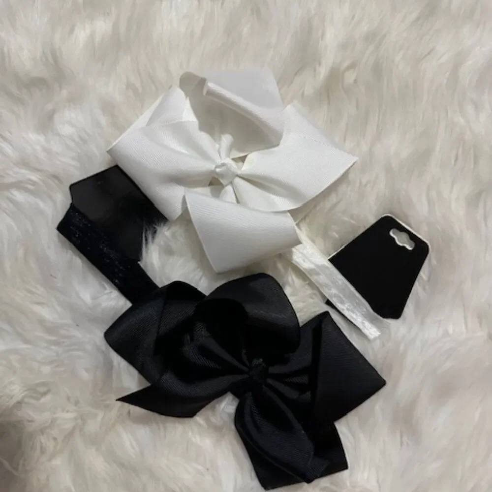 Bundle of (2) 6